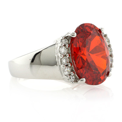 Anillo de Plata .925 con Opalo Rojo Cereza