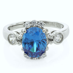 Anillo de Topacio Azul en Plata Esterlina