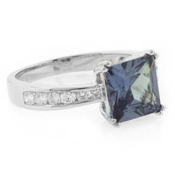 Anillo de Plata .925 con Alejandrita Bicolor