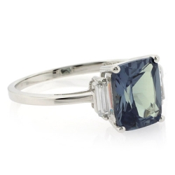 Espectacular Anillo de Plata con Alejandrita Bicolor