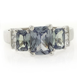 Anillo de Plata de Ley con 3 Joyas de Alejandrita