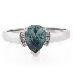 Anillo de Plata con Alejandrita en Corte de Pera