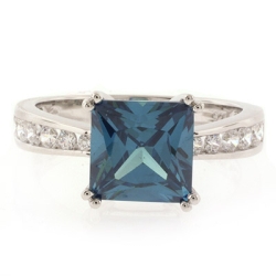 Anillo de Alejandrita en Plata de Ley