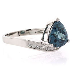 Trillion Cut Alexandrite Ring Blue to Green in Silver