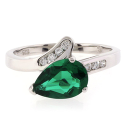 Anillo de Esmeralda en Plata .925