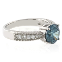 Anillo de Plata Fina de Ley con Alejandrita