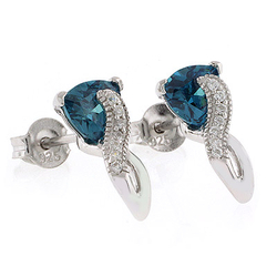 Elegantes Aretes de Alejandrita ( Azul/Verde ) en Plata .925