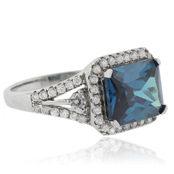 Anillo de Alejandrita en Plata Fina de Ley ( Verde/Azul )