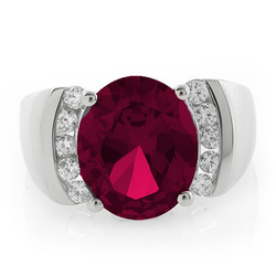 Magnifíco Anillo de Plata con una Gema de Ruby Rojo