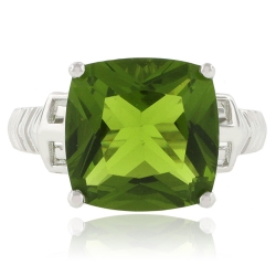 Anillo Moderno de Plata .925 con Peridoto