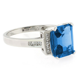 Anillo Elegante de Plata .925 con Topacio Azul