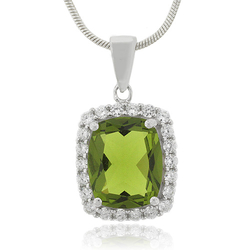 Precioso Dije con una Piedra de Peridoto en Plata de Ley