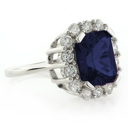 Encantador Anillo de Plata .925 con Zafiro Azul