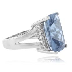 Hermoso Anillo de Plata .925 con una Piedra de Aguamarina
