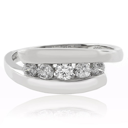 Anillo de Compromiso con 5 Piedras en Plata .925