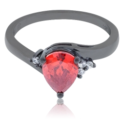 Anillo de Plata Negra con Opalo de Fuego en Corte de Pera