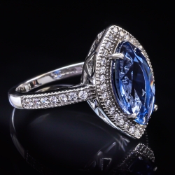 Anillo Hermoso de Alejandrita en Plata ( Azul a Morado )