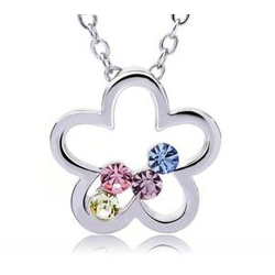 Flower Necklace with Swarovski Crystal