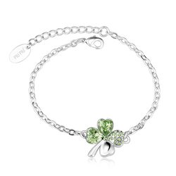 Swarovski Bracelet with Peridot colored clover