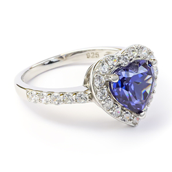 Anillo de Compromiso en Plata con Tanzanita Corazon