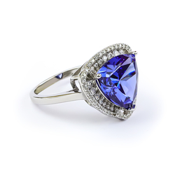 Anillo de Tanzanita Grande En Plata