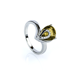 Anillo de Plata Solitario con Zultanita en Corte Pera