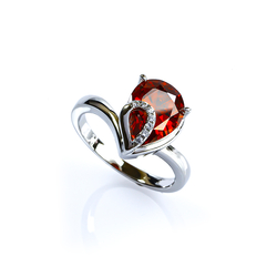 Anillo de Plata Solitario con Rubi en Corte Pera