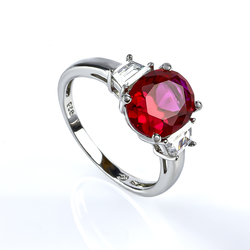 Anillo de Plata con Rubí Rojo