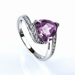 Anillo de Alejandrita Bicolor en Plata de Ley