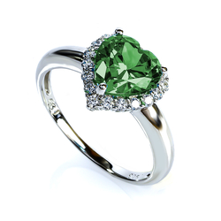 Beautiful Emerald Ring in 925 Sterling Silver Heart