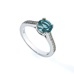 Hermoso Anillo de Compromiso con Aguamarina