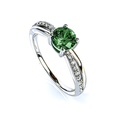 Anillo de Compromiso en Plata Con Esmeralda