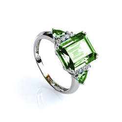 Sterling Silver Ring with Peridot Emerald Cut
