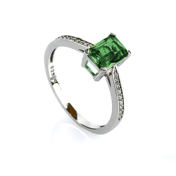Anillo de Compromiso Esmeralda