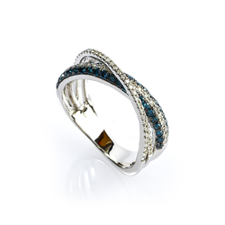 Anillo de Oro Solido de 14K con Diamantes Azules 0.66 Quilates