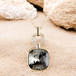 Collar de Swarovski Color Diamante Negro con Baño de Oro y Rodio