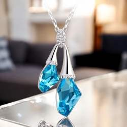 Collar Swarovski Azul Océano con Baño de Oro Blanco 18K