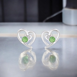Aretes de Swarovski Color Verde con Rodio en Forma de Corazón