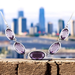 Asombroso Collar con Cristal Swarovski Color Tanzanita