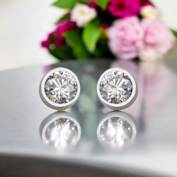 Aretes Color Blanco Corte Redondo con Cristal Swarovski