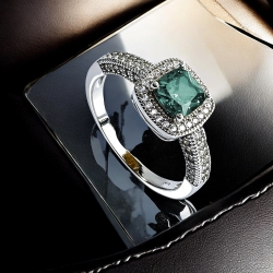 Halo Alejandrita Anillo de Compromiso