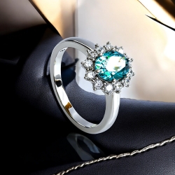 Anillo de Alejandrita en Corte Ovalo Con Plata 925