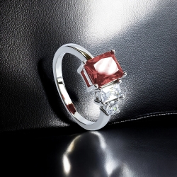 Anillo de Sultanita Con Tres Piedras