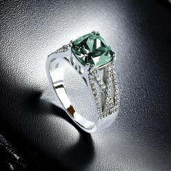 Anillo de Plata Con Alejandrita