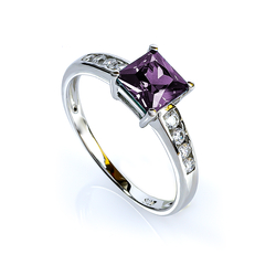 Engagement Ring in Sterling Silver With Alexandrite Rosa Morada