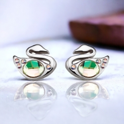 Aretes Color Verde de Swarovski con Rodio en Forma de Cisne