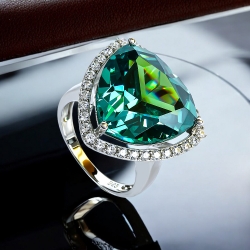 Anillo de Alejandrita Corte Trillion