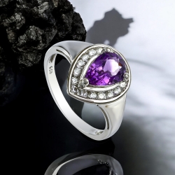 Anillo de Amatista en Corte de Pera