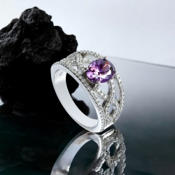 Anillo de Plata con Piedra de Amatista en Corte Ovalado