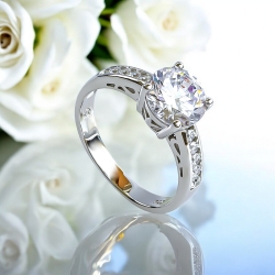 Anillo de Compromiso Con Zirconia